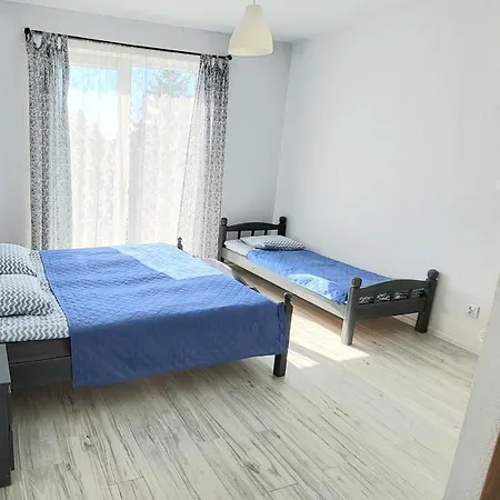 Emada- Goscinne I Studia