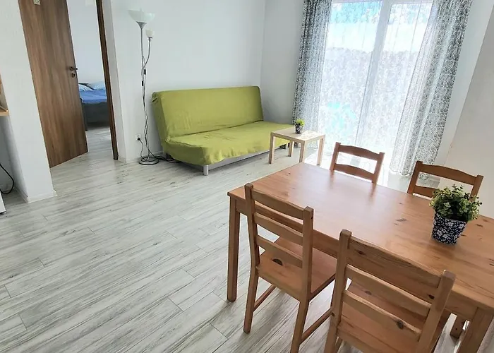 Emada- Goscinne I Studia Rum i privatbostad